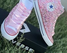 Bedazzled Converse, Sparkly Converse, Bedazzled Shoes Diy, Bedazzled Shoes, Bling Converse, Ribbon Shoes, Tie Sneakers, Surprise Az, Custom Bling