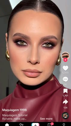 Smokey Eye Makeup Glam, Makeup Looks Maroon, Make Up Burgundy, Maroon Gown Makeup Look, Eye Makeup With Burgundy Dress, Burgundy Outfit Makeup Look, Burgundy Wedding Makeup, Makeup That Goes With Burgundy Dress, Maroon Outfit Makeup