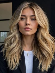 Wavy Blowout Hair, Mid Length Hair Round Face, Wavy Blowdry, Mid Length Hair With Layers Round Face, Long Layered Haircuts Straight, Long Layered Curly Haircuts, Blonde Blowout, Hair Blowdry, Layers Curtain Bangs