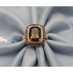 Hello And Thanks For Checking Out Another Great Auction From Hrpawn! We Hope You Enjoy The Photos And Information Presented Herein. If You Have Any Questions, Feel Free To Contact Us For A Prompt And Friendly Response. Elegant 14k Solid Yellow Gold Designer Smoky Quartz, White & Brown Diamond Ring Condition : Pre-Owned Professionally Polished To Look New Total Weight : 3.3 Grams Gold Color : Yellow Gold Ring Size : 6.25 Main Stone : 1 Radiant Cut Smoky Quartz Main Stone Size : 9.9mm X 7.8mm Seco Brown Diamond Engagement Ring, Stone Ring Design, Brown Diamond Ring, Brown Diamonds, Quartz Engagement Ring, Beige Stone, Rose Gold Diamond Ring, Yellow Gold Engagement Rings, Diamond Carat