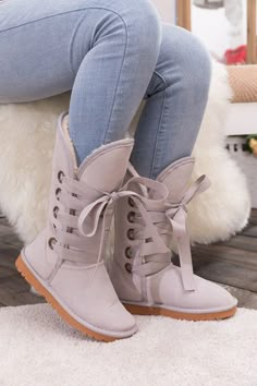 SMAIBULUN Ugg | Ribbon Lace-Up Faux Fur-lined Suede Boot - Ash Pink Combat Boots, Tie Up Boots, Pink Suede Boots, Fluffy Boots, Ribbon Laces, Fashion Shoes Boots, Glamour Vintage, All Nike Shoes, Ladies Boots