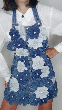 Denim Blouse Outfit, Denim Blouse Outfits, Art On Denim, Jean Dress Outfit, Denim Outfits, Denim Ideas, Upcycle Jeans, Denim Diy, Fancy Dress Design