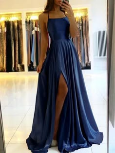 karina_Alencar Award Ceremony Outfit, Gaun Koktail, Navy Blue Prom Dress, Evening Wear Dresses, Gaun Fashion, 파티 드레스, Spaghetti Strap Prom Dress, Satin Evening Dresses, Girls Formal Dresses