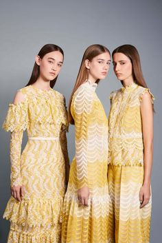 See the complete Erdem Resort 2017 collection. Resort 2017 Fashion, Pre Fall Fashion, Pre Fall 2016, Frilly Dresses, Resort Fashion, Fall Fashion 2016, Fashion Show Images, فستان سهرة, Yellow Lace