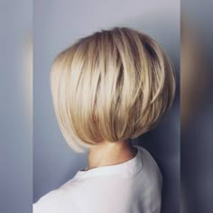 200 фото видов стрижки боб для женщин в 2021 году Κούρεμα Bob, Hair Stules, Sleek Short Hair, Short Permed Hair, Blonde Bob Hairstyles, Bob Haircut For Fine Hair, Short Choppy Hair, Chin Length Hair