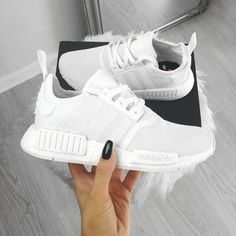 White Nike Shoes Womens, Adidas Nmds, Nmd Sneakers, Adidas Originals Nmd, White Nike Shoes, Basket Style, Adidas Athletic Shoes, Sport Shoes Women, Sneakers Adidas