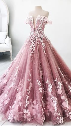 Gold Quince, Ball Gowns Prom Elegant, Quince Dresses Mexican, Ball Gowns Wedding Dress, Dresses Quince, Gown Pink, Quince Dresses Red, Prom Dresses Long Pink, Quinceanera Dresses Pink