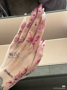 Tatuaje Hello Kitty, Girly Hand Tattoos, 42 Tattoo, Tato Minimal, Tato Henna