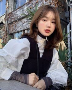 Hair Styles Aesthetic, Brown Hair Korean, Vlog Aesthetic, Cute Aesthetics, Aesthetic Asian, Short Brown Hair, Clothing Blogs