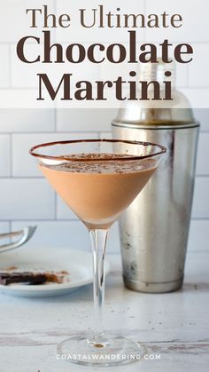 Chocolate martini glass rimmed with chocolate syrup and topped with shaved chocolate. Chambord Recipes, Chocolate Martini Recipe, Peppermint Martini, Espresso Martini Recipe, Desserts In A Glass, Chocolate Cocktails, Chocolate Martini