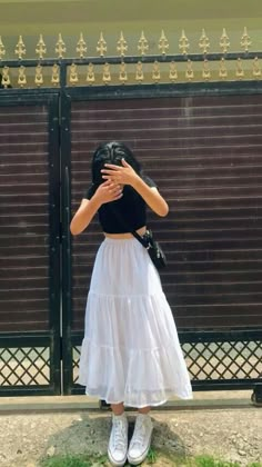 White Skirt Outfits, Mode Hippie, Long Skirt Outfits, Desi Fashion Casual, Elegante Casual