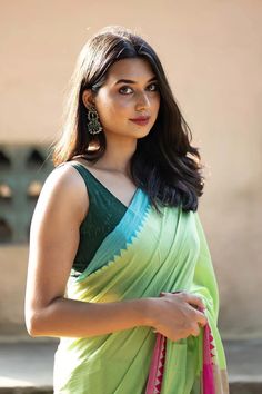 Satin Dressing Gown, Simple Saree Designs, Engagement Hairstyles, Pink Border, Simple Sarees, Green Saree, Stylish Sarees, Actress Pics, Curvy Girl Outfits