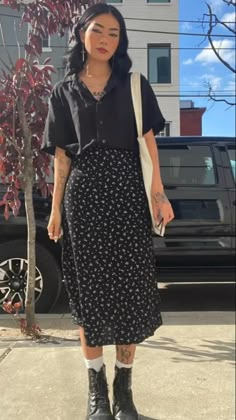 Skirt ideas for back to school Business Casual Outfits With Docs, Business Casual Edgy Chic, Comfy Outfits For Teachers, Edgy Work Outfits Summer, Indie Outfit Inspo Summer, Summer Emo Fits, Alt Business Casual Outfits, 2nd Date Outfit, Comfy Whimsigoth