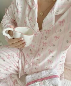 Pink And White Pajamas, Girly Pajamas Aesthetic, Pink Girly Christmas Wishlist, Coquette Girly Aesthetic, Pink Christmas Clothes, It Girl Aesthetic Pink, Pink Wellness Aesthetic, Pink It Girl Aesthetic, Pink Girly Things Aesthetic