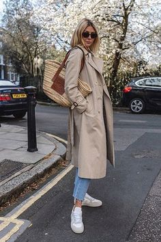 Trent Coat, Dress Coat Outfit, Ultimate Capsule Wardrobe, Trench Coat Outfit, Beige Trench Coat, Trench Coat Style, Burberry Trench, Coat Outfit