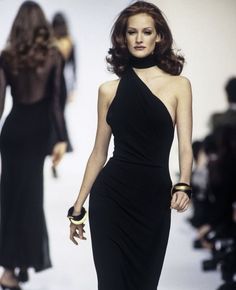 Black Dress Runway, 90s Fashion Show, Glam Dresses