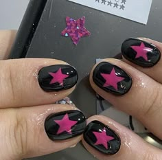 Punk Acrylic Nails Short, Emo Short Nails, Pink Black Nails, Stars Nails, Chappel Roan, Hippie Nails, Punk Nails, Goth Nails, Grunge Nails