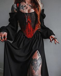 Medieval Gothic Fashion, Goth Wedding Guest Outfit, Vampiric Fashion, Goth Fashion Victorian, Vampire Goth Fashion, Morgana Dress, High Fashion Goth, Modern Gothic Fashion, Goth Outfits Aesthetic