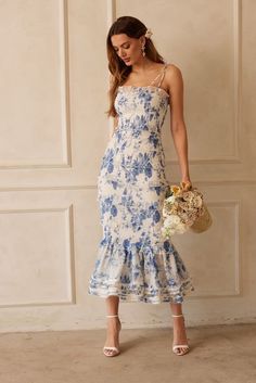 Geranium Dress, V Chapman, Outfit Elegantes, Printed Organza, Garden Party Dress, Feminine Outfit, Guest Outfit, Floral Midi Dress, Dress Ideas