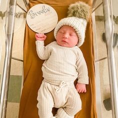 Gender Neutral Hospital Outfit, Newborn Hospital Outfit Boy, Newborn Outfits Bringing Home, Going Home Outfit For Baby, Bringing Home Baby Outfit, Newborn First Outfit, Newborn Going Home Outfit, Gender Neutral Coming Home Outfit, Baby Going Home Outfit