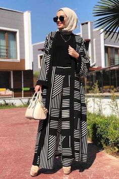 Material Styles, Islamic Dresses, Modest Winter Outfits, Hijab Fashion Summer, Ethnic Suit, Ginger Benefits, Hijab Trends, Womens Trendy Dresses, Classic Style Outfits