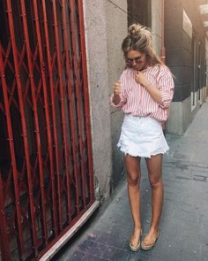 Gorgeous! More Colors - More Summer Fashion Trends To Not Miss This Season. The Best of fashion trends in 2017. White Denim Skirt Outfit, Strand Outfit, Look Rose, Denim Skirt Outfits, White Denim Skirt, Summer Fashion Trends, Skirt Outfit, Mode Inspo