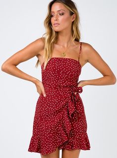 Buy Minis And Dresses Online Now At Princess Polly. Free Express Shipping On Orders Over $50! Dresses, Playsuits, Sets, Maxi, Evening Dresses. Aussie Online Fashion Boutique. Dresses For Teenagers, Green Princess, Dresses For Summer, Mini Dresses Online, Dress Princess, Mode Casual, Floral Outfit, Dress Yellow