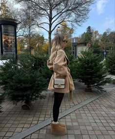 Ugg Plateau, Botas Ugg Outfit, Winter Walk Outfit, Autumn Clothes Fall Outfits