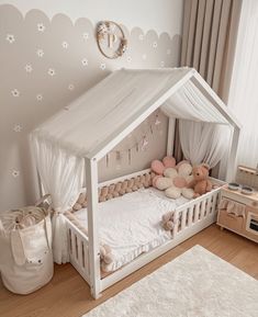 Girl Toddler Bedroom Designs, Baby Girl Montessori Room, Toddler Room Inspo Girl, Toddler Room Small Space, Baby Girl Bedroom Designs, Toddler Bedroom Girl Ideas, One Year Old Room Ideas Girl, Aesthetic Toddler Room, Small Toddler Room Girl