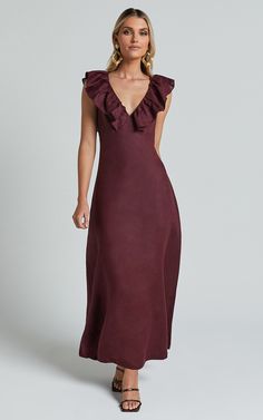 Get ready to turn heads at your next party with the Amalie The Label Penelope Linen Flutter Sleeve Low Back Maxi Dress in Wine. This stunning A-line dress is made from high-quality linen fabric that not only looks amazing, but also feels incredibly comfortable against your skin. With its flattering silhouette and flirty flutter sleeves, this dress is perfect for any occasion. The low back adds a touch of sexiness without being too revealing, making it suitable for both day and evening events. Wh Holiday Wedding Guest Outfit, Holiday Party Dress Classy, Classy Wedding Guest Dresses, Cocktail Party Outfit, Holiday Party Dress, Basic Black Dress, Bachelorette Dress, Spring Maxi Dress, Neon Outfits