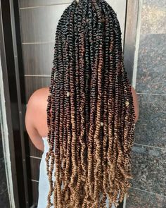 Two Tone Passion Twist, Passion Twist Color Ideas, Passion Twists Hairstyle With Color, Passion Twists Hairstyle, New Braided Hairstyles, Hair Braid Patterns, Afro Twist, Cornrows Braids For Black Women