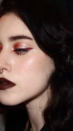 Deepest Eyes Makeup, Fall Makeup Trends 2023, Dark Valentine Makeup, Red Make Up Looks, Dark Red Eye Makeup, Grungy Makeup Look, Sheer Shirt Outfits, Maquillage On Fleek, Red Eyeshadow