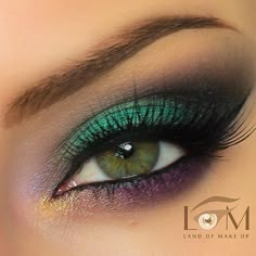 Makeup Over 40, Dramatic Eye Makeup, Glitter Eye Makeup, Lovely Eyes, Youtube Makeup, Dramatic Eyes, Makijaż Smokey Eye, Colorful Eye Makeup