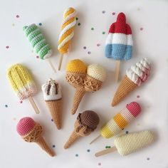 crocheted ice cream cones are arranged in a circle