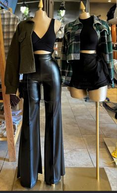 All Black Party Outfit, Black Party Outfit, Leather Pants For Women, All Black Party, Party Outfit Ideas, Cashmere Gloves, Easy Trendy Outfits, Black Party