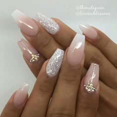 Képtalálat a következőre: „esküvői köröm” Colorful Nails, Wedding Nails For Bride, Wedding Nails Design, Nail Art Wedding, Accent Nails