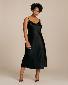 Slip Dress Plus Size, Body Shape Outfits, Apple Body Shape Outfits, Apple Body Shape, Bias Slip Dress, Dresses For Apple Shape, Plus Size Wedding Guest Dresses, Day To Night Dresses, Black Slip Dress