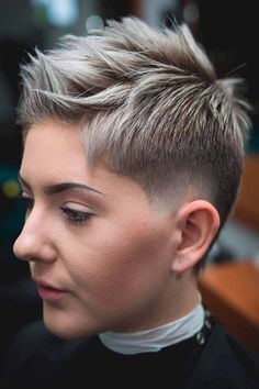 40 Taper Fade Women's Haircuts Ideas To Try This Year Wavy Pixie Haircut, Fade Haircut Women, Pixie Wigs, Curly Pixie Hairstyles, Taper Fade Haircut, Edgy Haircuts