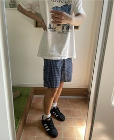 Checkered Shorts Outfit Men, Edgy Fits, Mens Shorts Outfits, Fits Aesthetic, Simple Trendy Outfits, City Style, Fashion Advice