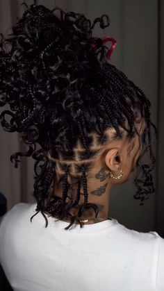 Didi All Back Hairstyle, Short Box Braids Hairstyles, Afro Curls, Beautiful Black Hair, Short Box Braids, Box Braids Hairstyles For Black Women, Dyed Hair Inspiration, Braided Cornrow Hairstyles, Cute Box Braids Hairstyles