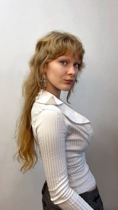 25 Trendy Aesthetic Shaggy Haircuts for Women: Your Ultimate Style Guide | The Best Stylish 25 Shaggy Haircuts for Women (Detailed Gallery) Long Woman Mullet, Cool Haircuts For Women Long, Cool Long Haircuts For Women, Elf Shag Hair, Fairy Mullet Hair, 70 Shag Haircut Long, Haircut Woman Long, Women Mullet Long, Shaggy Mullet Long Hair