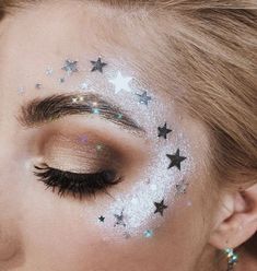 Sparkly Witch Makeup, Star Rave Makeup, Star Face Gems Makeup, Star Festival Makeup, Disco Ball Face Paint, Rave Face Gems, Cute Alien Makeup Halloween, Alien Superstar Makeup, Cheer Leader Makeup