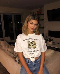 Image about style in fatherkels 👙 by ` on We Heart It Graphic T Shirt Outfit, T Shirt Outfit, Hair Streaks, 90's Fashion, Dog Person, Look Fashion