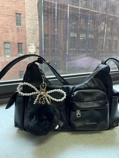 Decorate your bag with the cute black cat ball charm and Pearl Ribbon! Mini Black Bag, Betty Boop Purses, Pearl Ribbon, Cute Handbag, Decorated Bags, Cute Black Cat, Cat Ball, Pearl Bag, Cat Bag