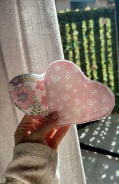 These developmental, bonding hearts, also known as scented hearts or inspirational hearts, are one of the most beneficial tools for your baby in the NICU. Leaving a scented heart with your baby in the NICU can quickly facilitate growth, comfort and reduced stress while also giving off the scent of the people they love most, their parents!(: You'll also be left with the scent of your baby which has been known to increase breast milk production and lower stress levels in parents. Lady Aphrodite, Felt Plushies, Breast Milk Production, Charity Sewing, Taking Care Of Baby, Increase Breastmilk, Milk Production, Nicu Nurse