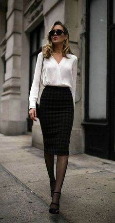 Classy Business Outfits, Fashionable Work Outfit, Woman In Black, Professional Outfits Women, Chique Outfits, Business Outfits Women