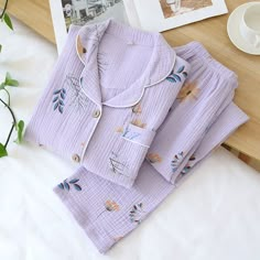 Discover the perfect blend of style and comfort with our cotton gauze pajama set, featuring a buttoned top with a lapel design and wide-legged pants. Lightweight and breathable, it becomes softer with each wash. Spring Pajamas, Lavender Print, Pajamas Long Sleeve, Pijamas Women, Cotton Pajamas Women, Pajama Pattern, Cotton Pajama Sets, Casual Evening, Purple Lavender