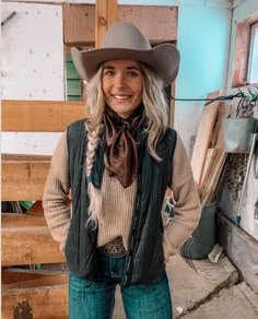 Cold Weather Outfits Punchy, Chilly Western Outfit, Western Rag Outfit, Rodeo Finals Outfit, Cute Western Outfits For Work, Realistic Western Outfits, Minimal Western Outfit, Comfy Western Fall Outfits