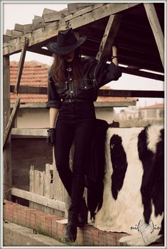 Cocktail Dress Ideas, Western Aesthetic Outfits, Southern Gothic Fashion, Country Goth, Gothic Cowboy, Gothic Cowgirl, Black Outfits For Women, Southern Gothic Aesthetic, Goth Cowboy