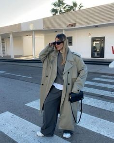 #aesthetic #outfitoftheday #outfits #fashion #inspiration #trenchcoat #ootd #autumn #winter